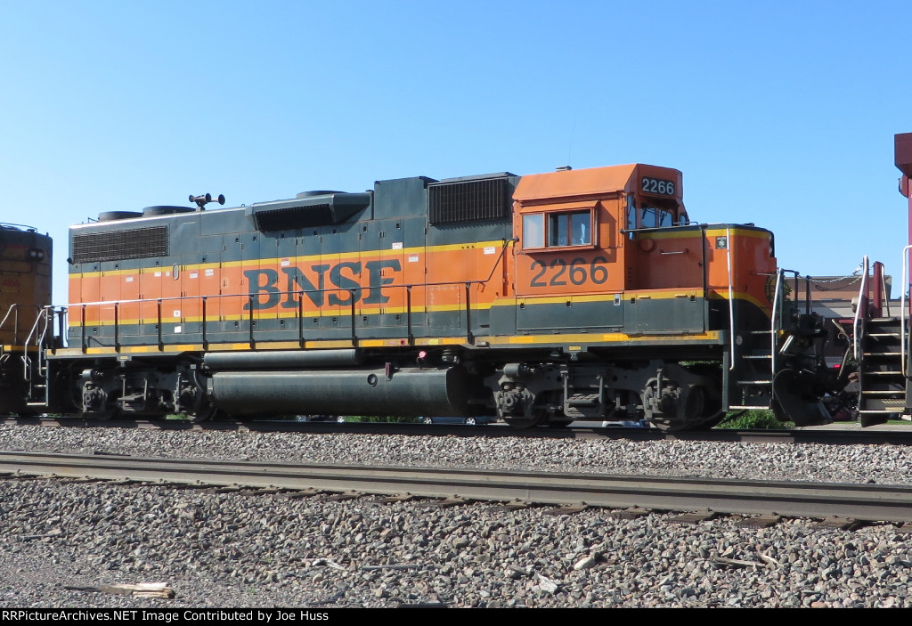 BNSF 2266